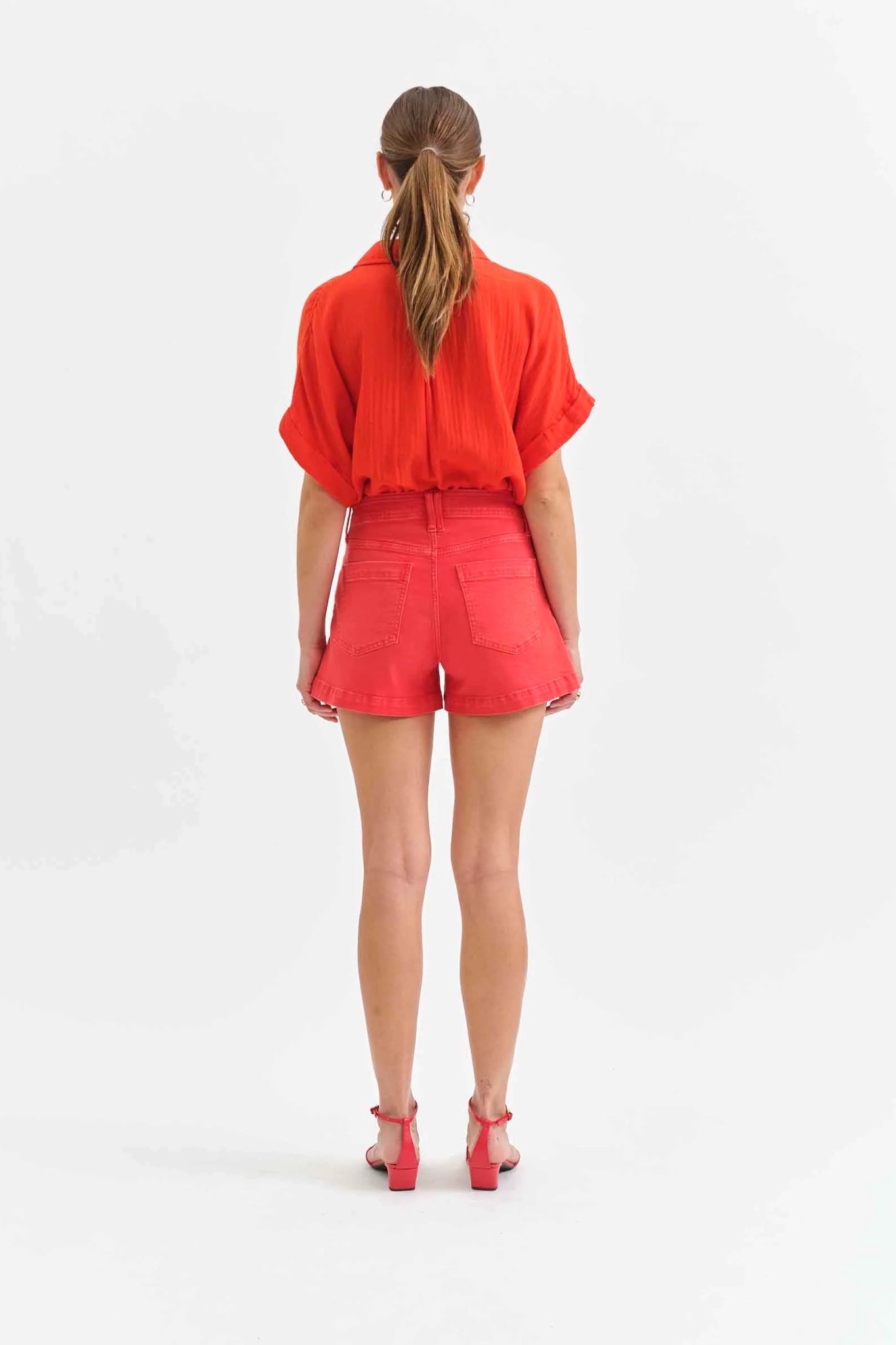 Elegancia Girl High Rise Short