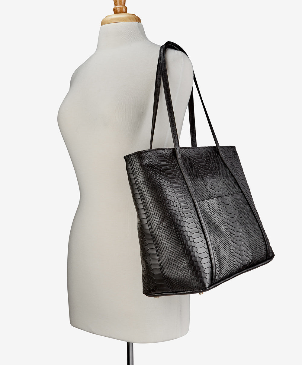 Fina Brise Travel Tote