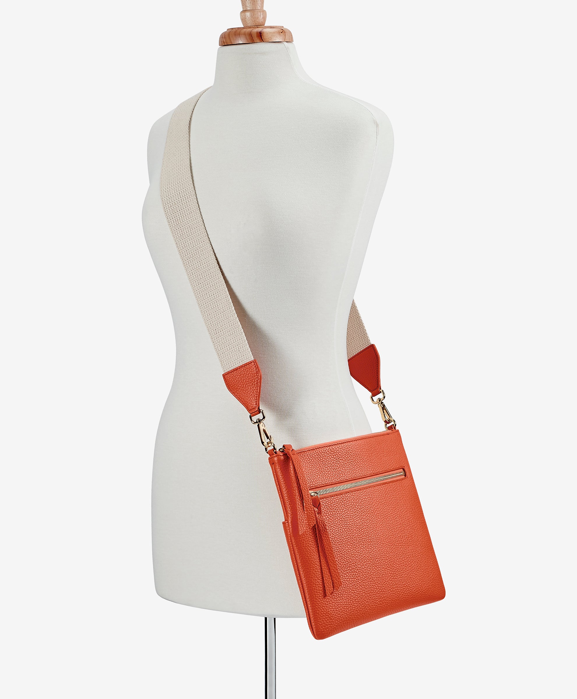 Lucente Messenger Bag