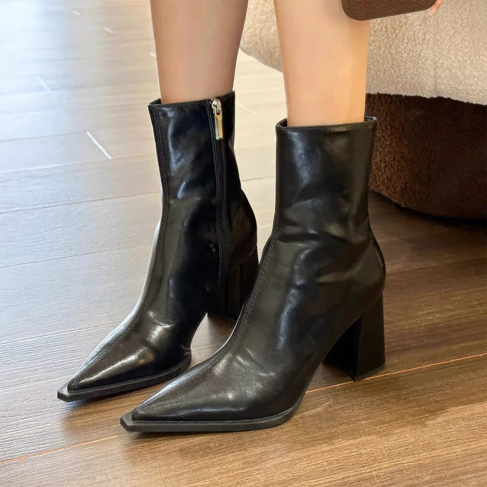 Conquista Shoes